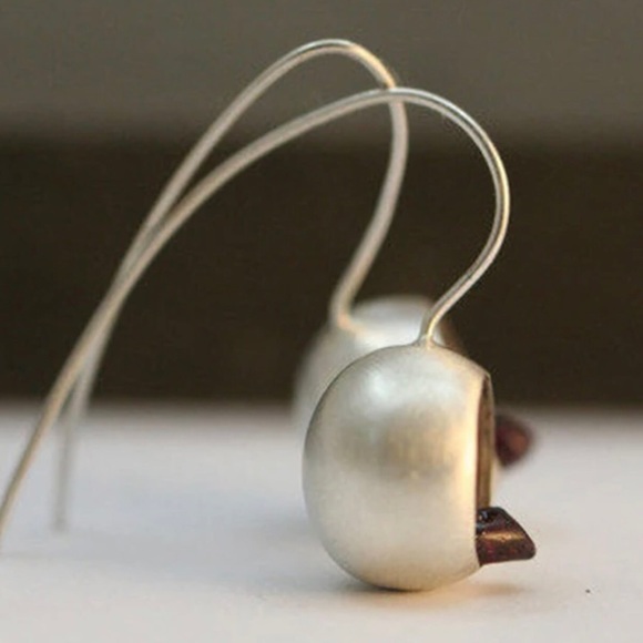 “Fruit Cup” Pomegranate Seed Red Garnet Tumbled Stone Silver Spoon Cove Earrings - Picture 3 of 8